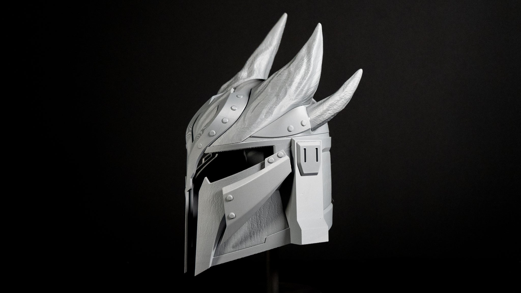 Daedric Mando Helmet - DIY